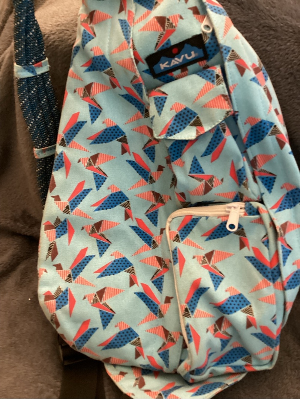 Kavu rope sling blue crossbody bag.  Bird motif.